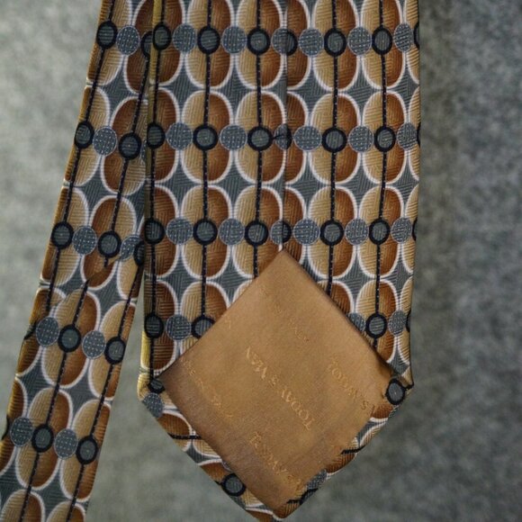 Today’s Man Tie Brown Gray Circle Pattern Made in Italy Silk Blend Menswear - Picture 2 of 3